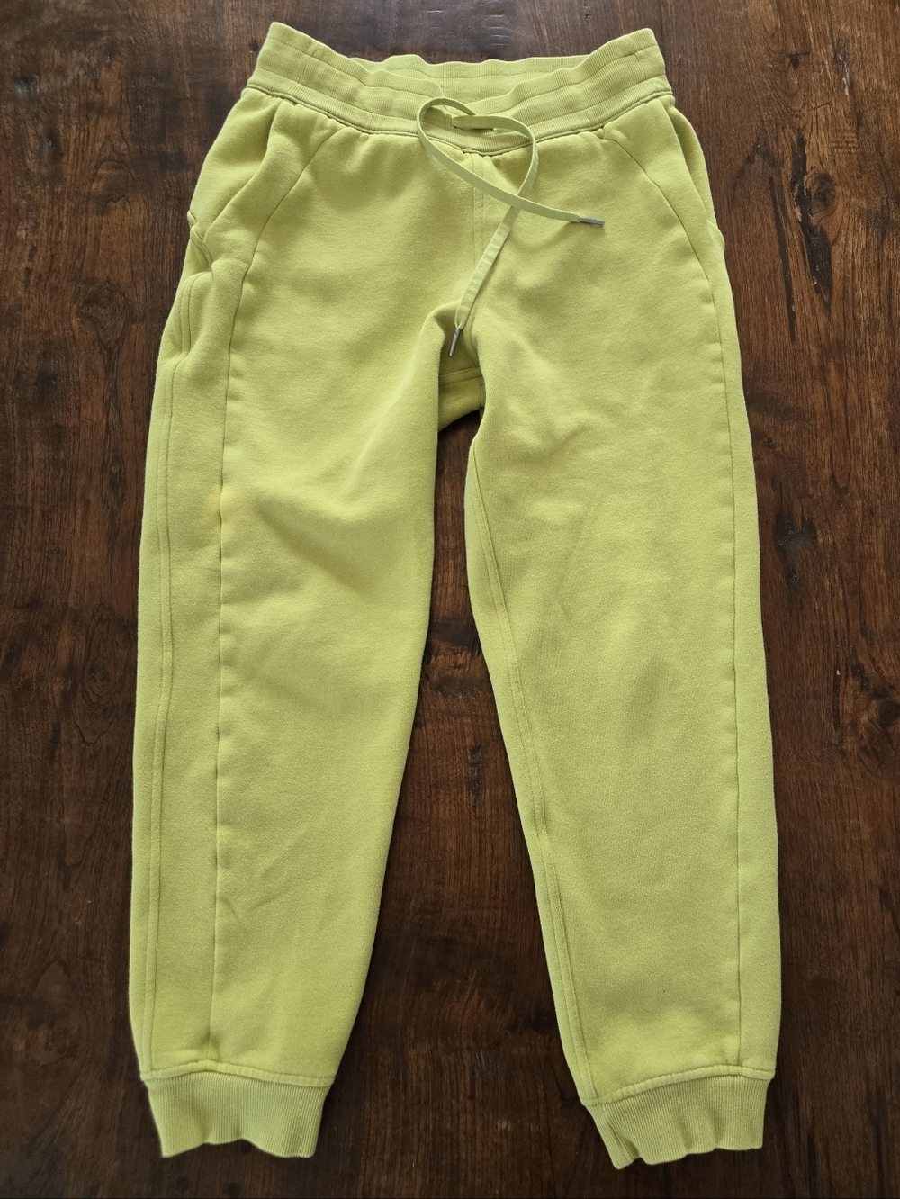 lululemon athletica Scuba Wasabi Green Jogger Sweatpants Size 6